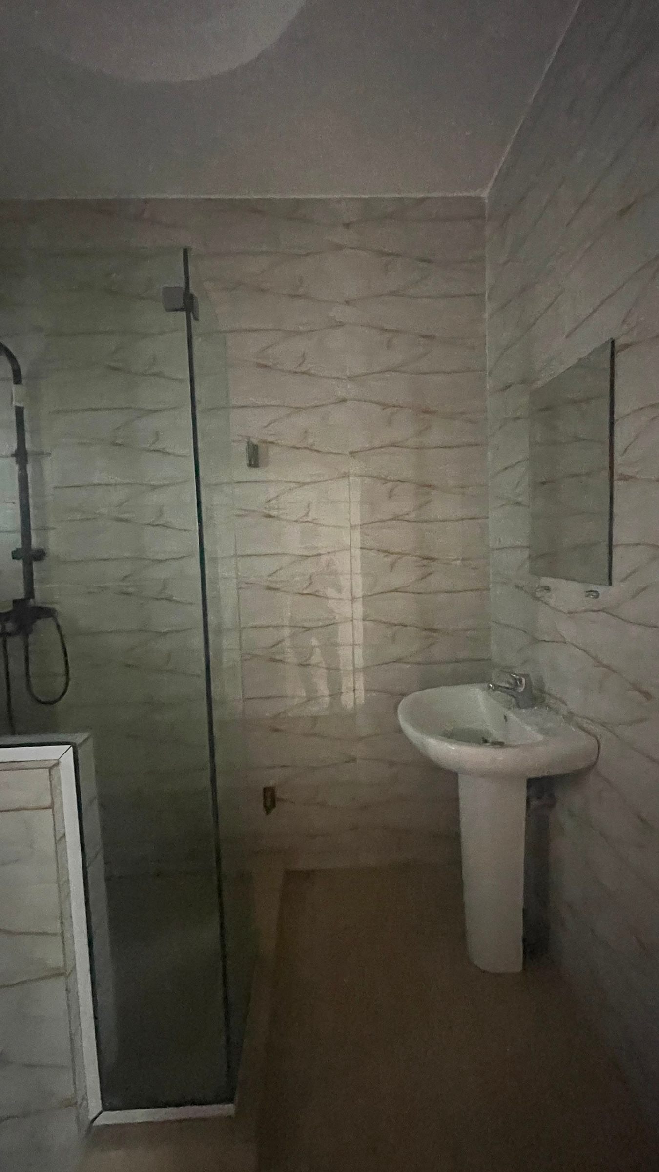 A STYLISH 4BDR TERRACE + BQ + ESTATE POOL + GYM + LOUNGE IN A CALM AND PLEASANT ESTATE,  lekki phase 1 photo 16