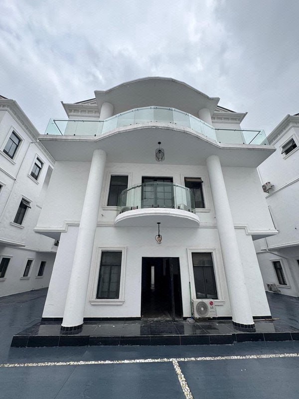 Ultra-Luxury 4-Bedroom Fully Detached Duplex • Banana Island, Ikoyi photo 3