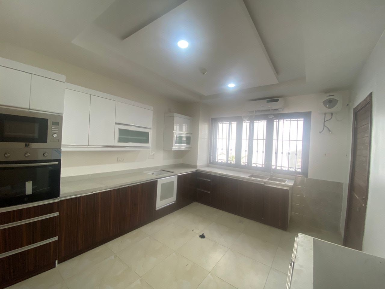 4 Bedroom Terrace Apartment with a room service quarters photo 4