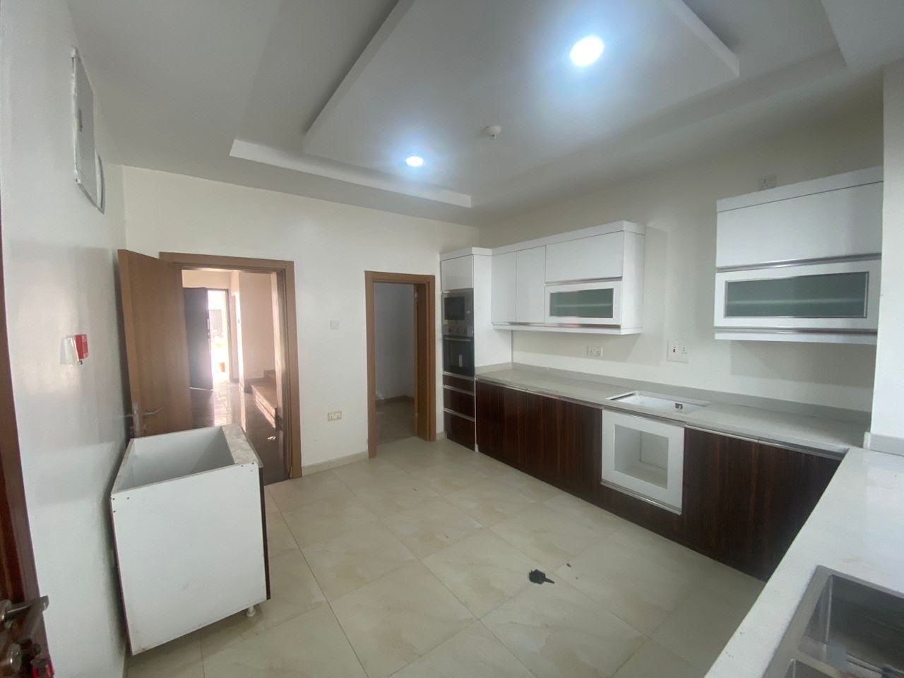 4 Bedroom Terrace Apartment with a room service quarters photo 6