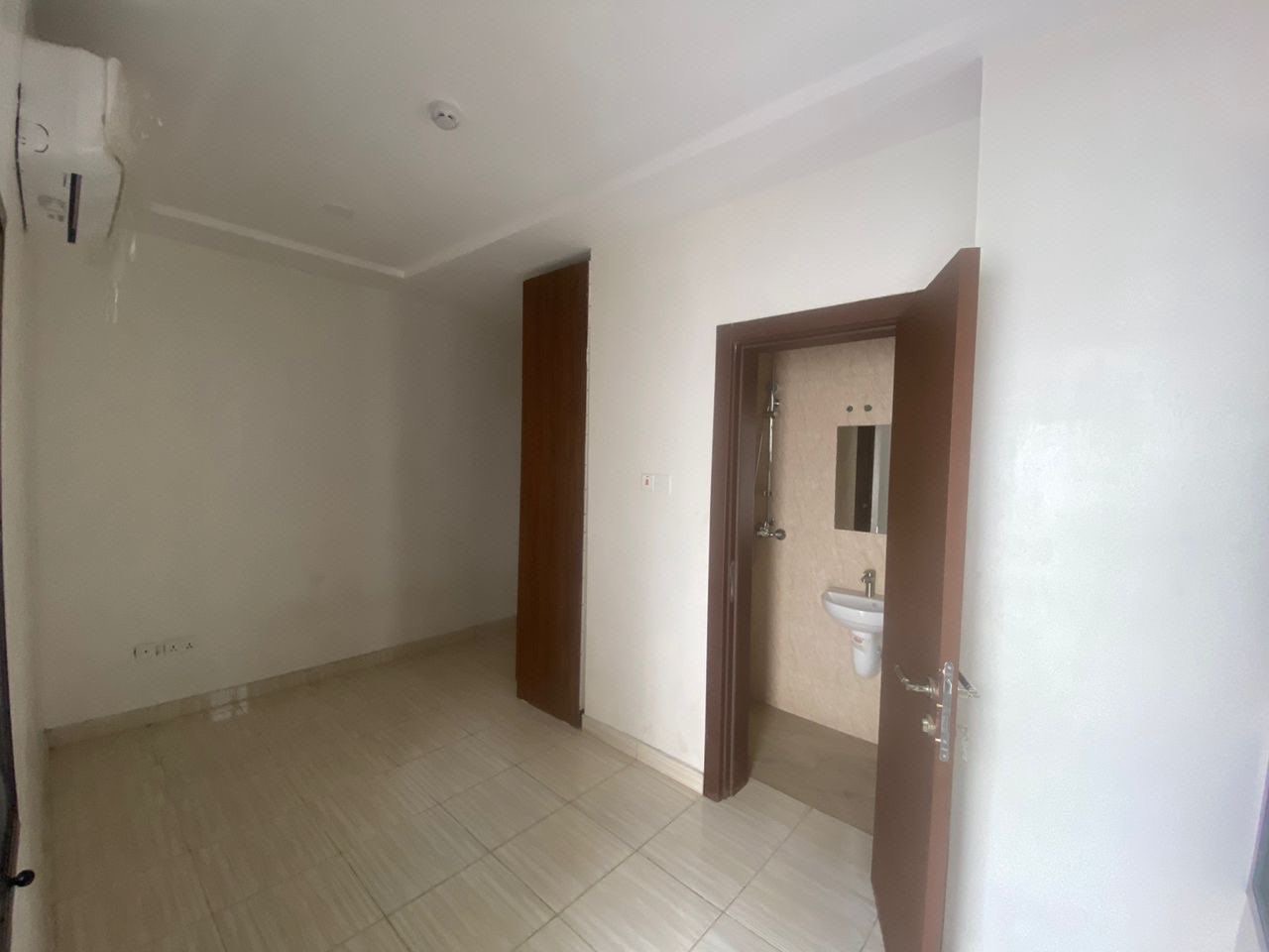 4 Bedroom Terrace Apartment with a room service quarters photo 7