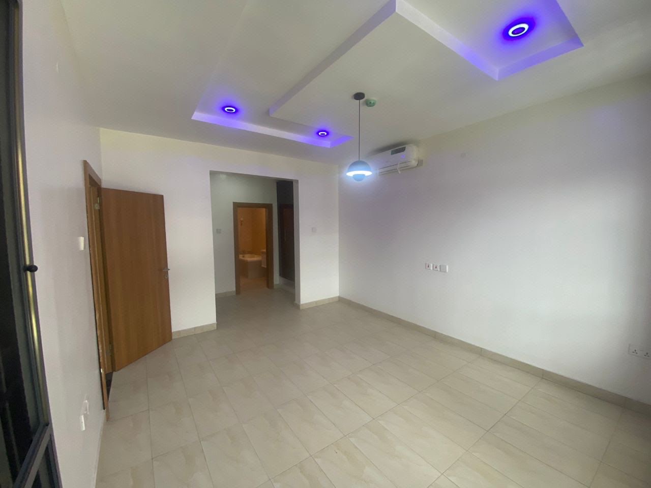 4 Bedroom Terrace Apartment with a room service quarters photo 8