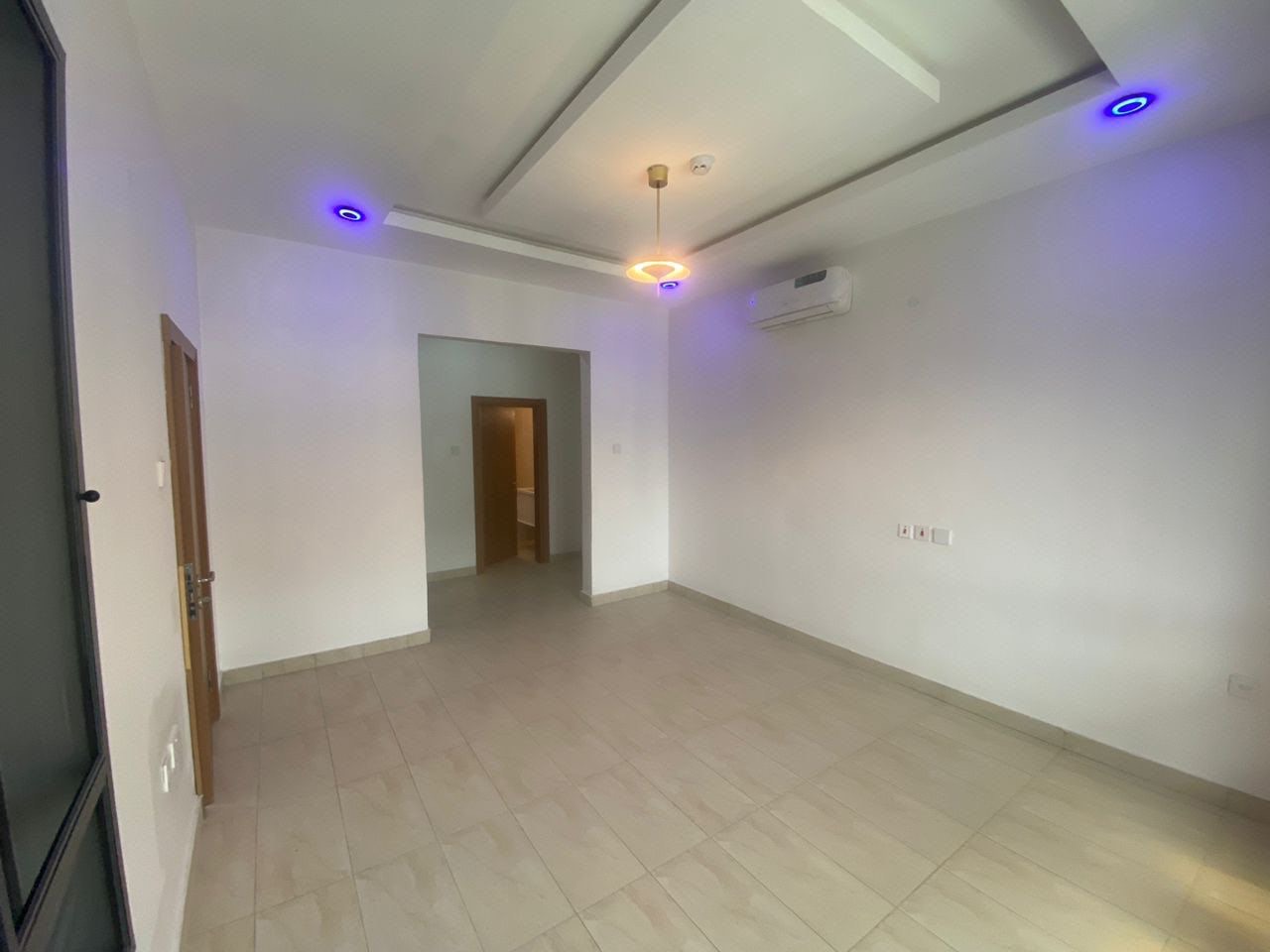 4 Bedroom Terrace Apartment with a room service quarters photo 11