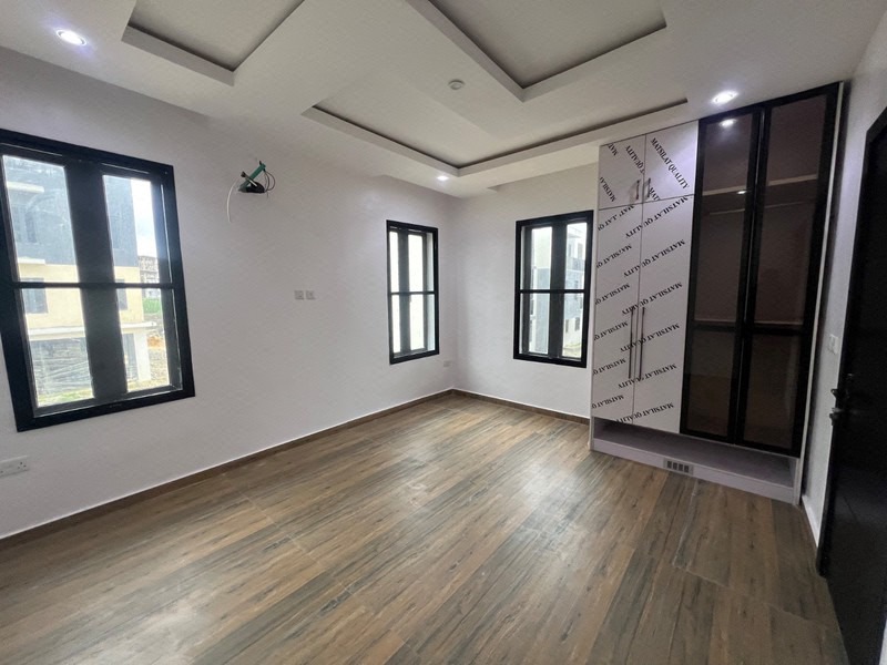 Newly Built and Tastefully Finished 8 Units of 3 Bedrooms flat photo 14