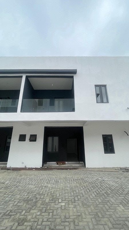 A BRAND NEW 4 BEDROOM TERRACE DUPLEX photo 2