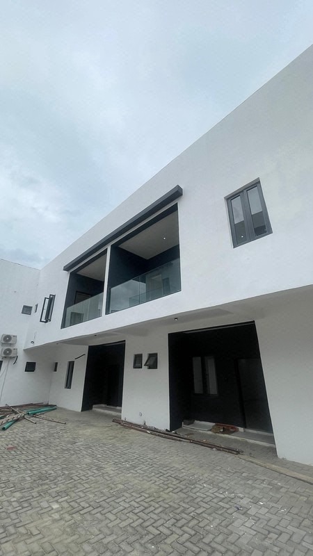 A BRAND NEW 4 BEDROOM TERRACE DUPLEX photo 3