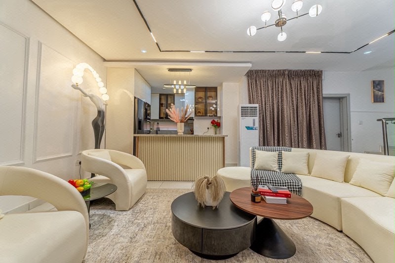 2 bedroom maisonette apartment photo 9
