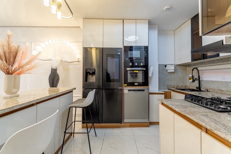 2 bedroom maisonette apartment photo 15