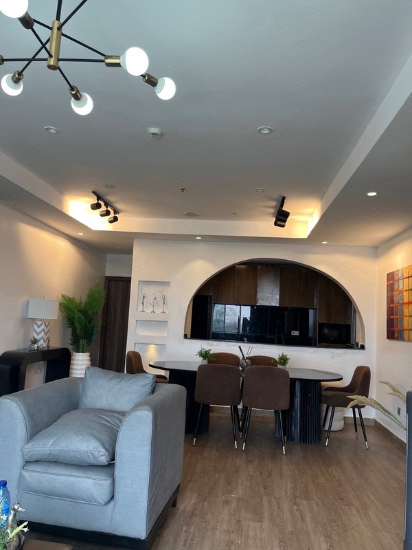 Furnished 2 bedroom cityview apartment photo 4