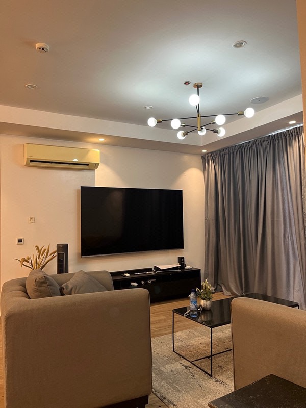 Furnished 2 bedroom cityview apartment photo 6