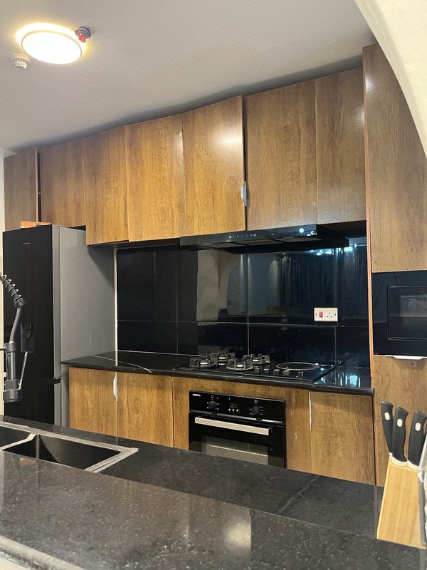Furnished 2 bedroom cityview apartment photo 7
