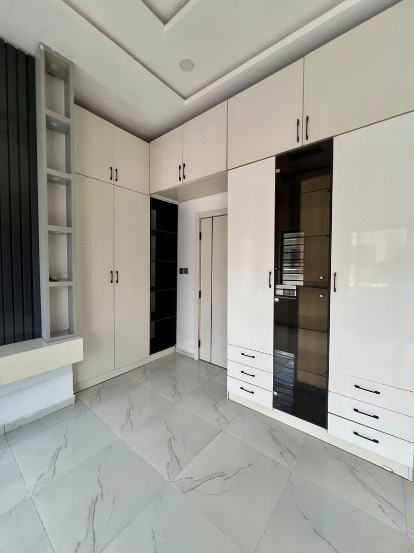 4 semi Detached duplex  chevron photo 9