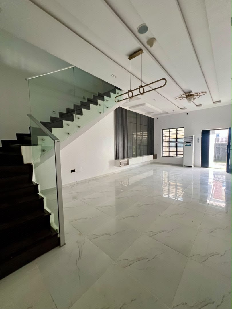 4 semi Detached duplex  chevron photo 10