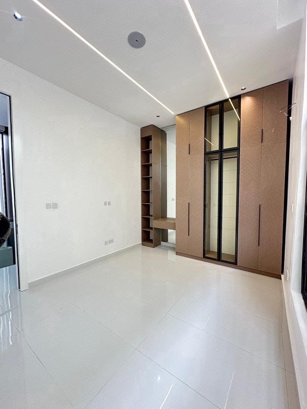 Exquisite Spacious Luxury 5 Bedroom Fully Detached Duplex with BQ, photo 3
