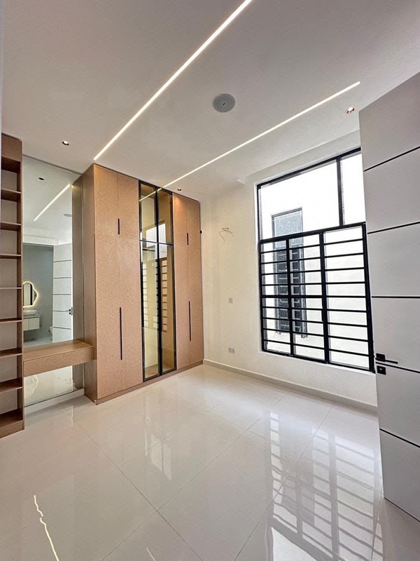 Exquisite Spacious Luxury 5 Bedroom Fully Detached Duplex with BQ, photo 7