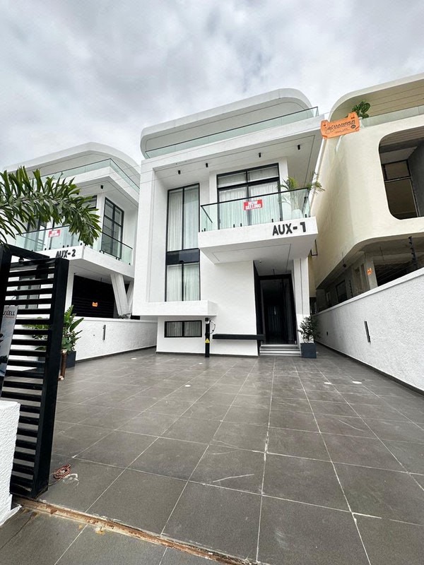 Exquisite Spacious Luxury 5 Bedroom Fully Detached Duplex with BQ, photo 16