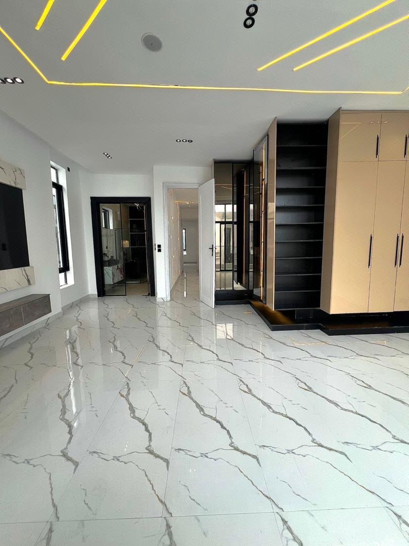 4-Bedroom Fully Detached• photo 3