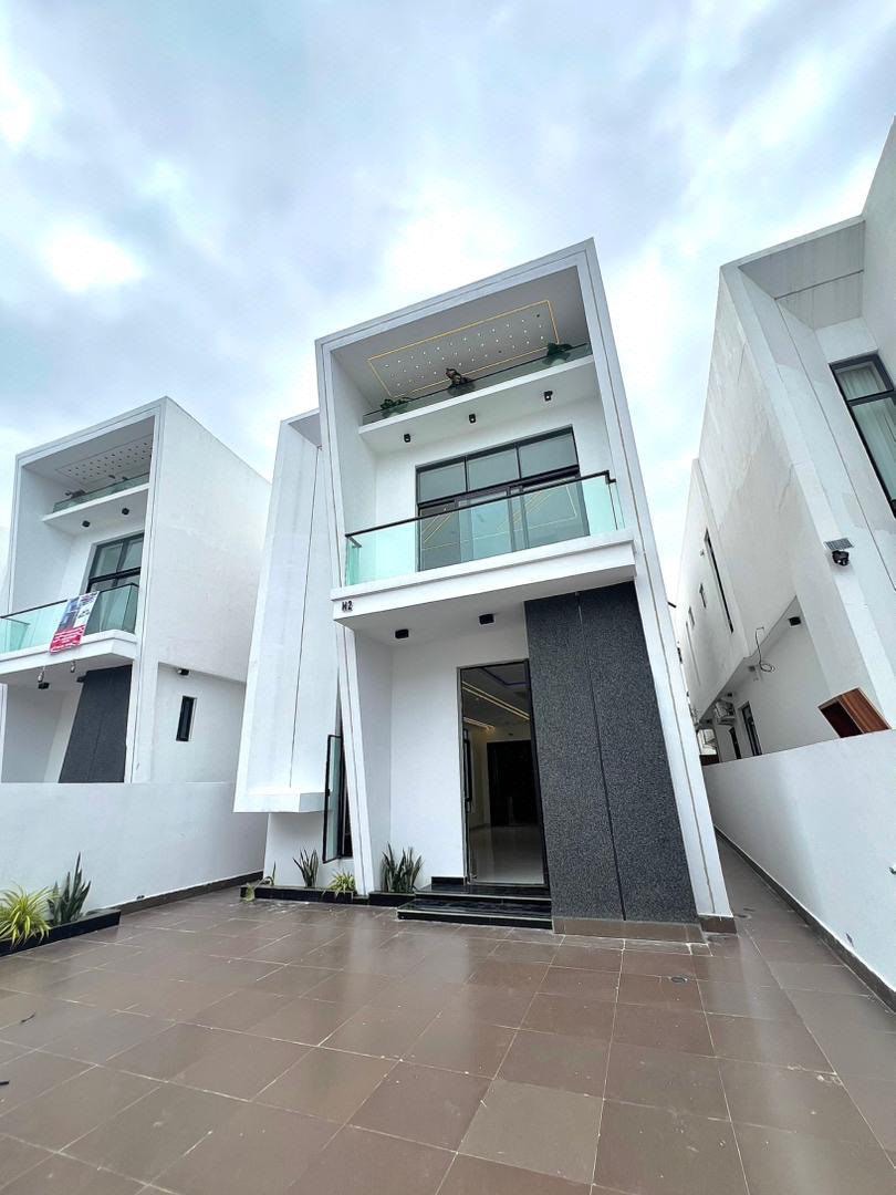 4-Bedroom Fully Detached• photo 4