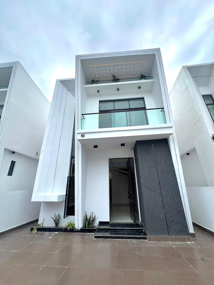 4-Bedroom Fully Detached• photo 15