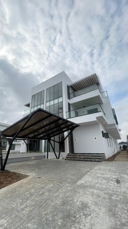 5 bedroom semi detached duplex for sale in ikate lekki lagos