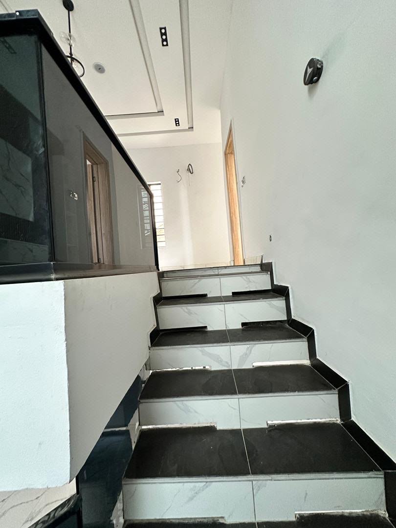 5 BED | AJAH photo 2