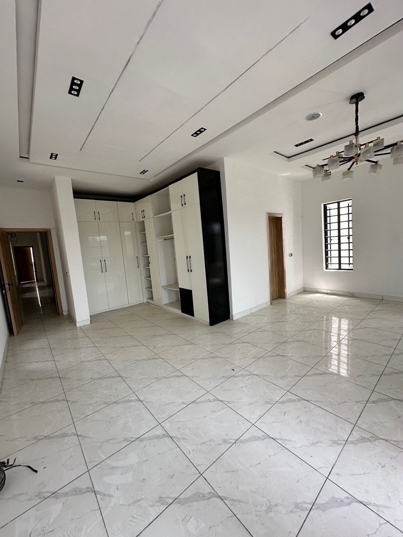 5 BED | AJAH photo 12