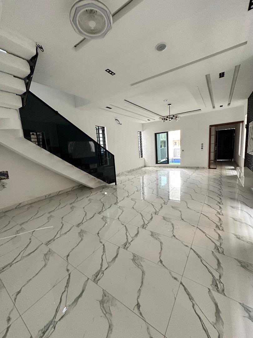 5 BED | AJAH photo 5