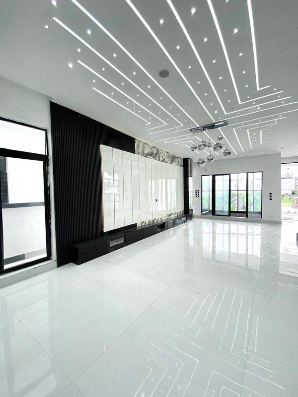 5 BEDROOM DUPLEX photo 3