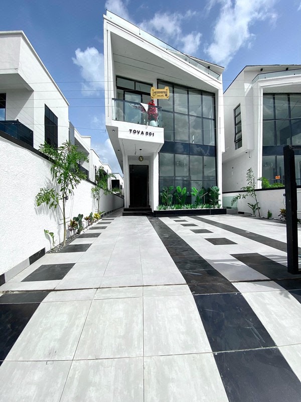 5 BEDROOM DUPLEX photo 10