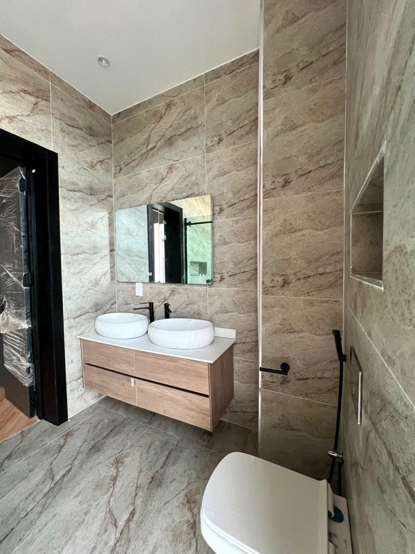 4 BEDROOM TERRACED WITH BQ photo 14