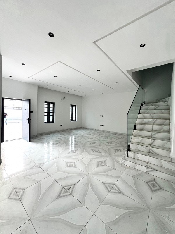 3  BEDROOM TERRACED DUPLEX photo 5