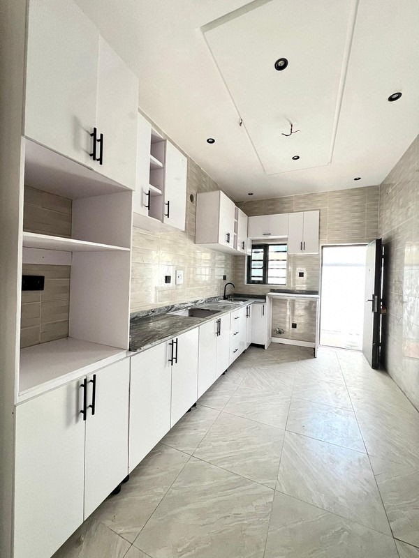 3  BEDROOM TERRACED DUPLEX photo 6