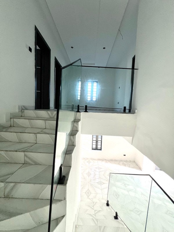 3  BEDROOM TERRACED DUPLEX photo 7