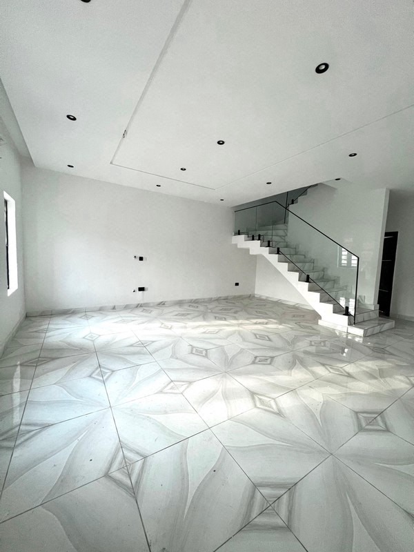 3  BEDROOM TERRACED DUPLEX photo 11