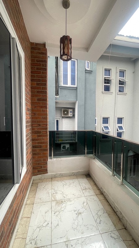 4 BEDROOM SEMI DETACHED  WITH BQ AT ELEGANZA - LEKKI - LAGOS photo 4