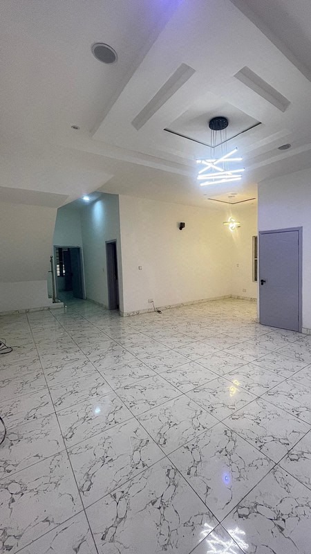 4 BEDROOM SEMI DETACHED  WITH BQ AT ELEGANZA - LEKKI - LAGOS photo 8