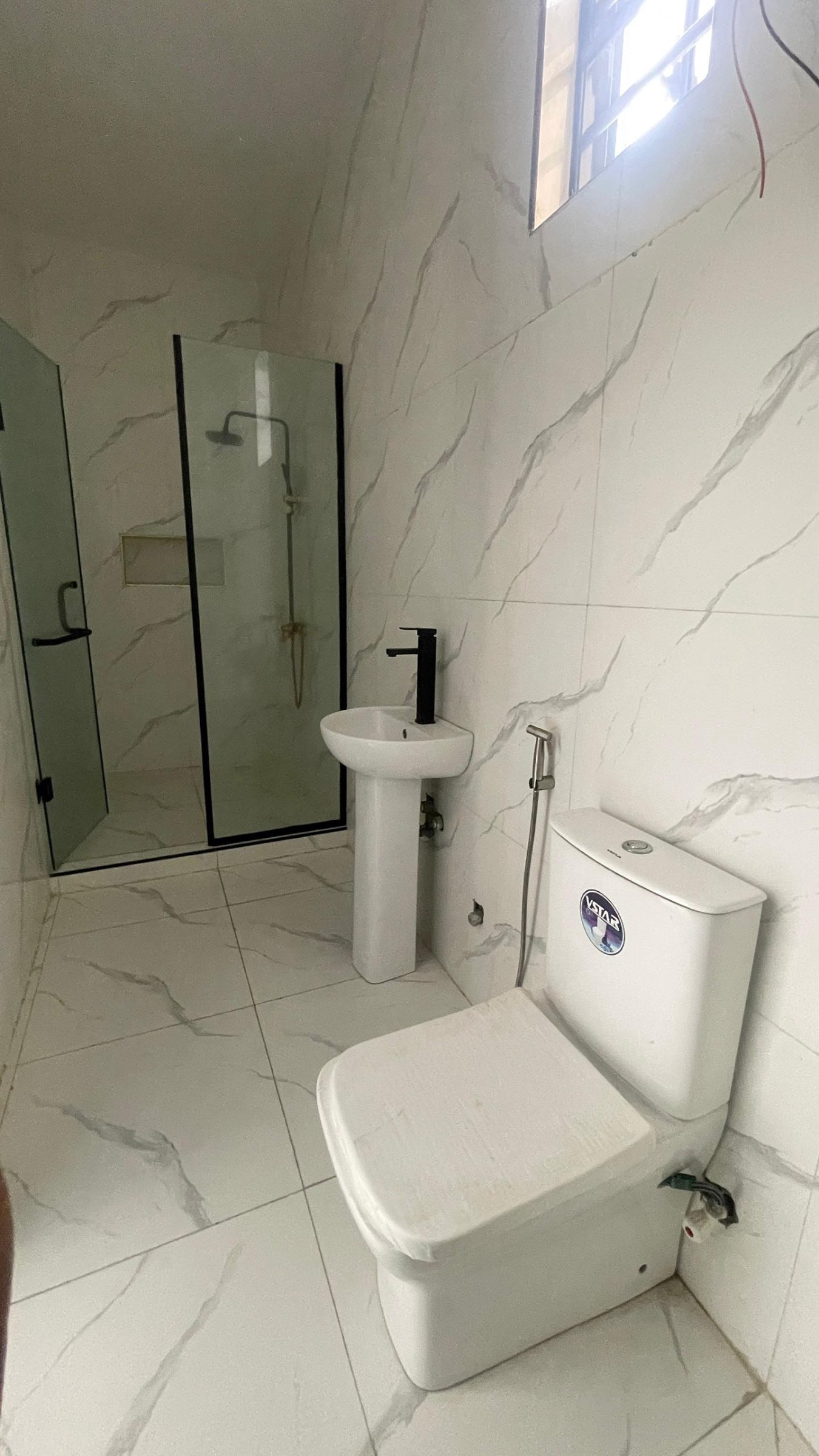 4 BEDROOM DUPLEX IN IKOTA LEKKI LAGOS photo 3