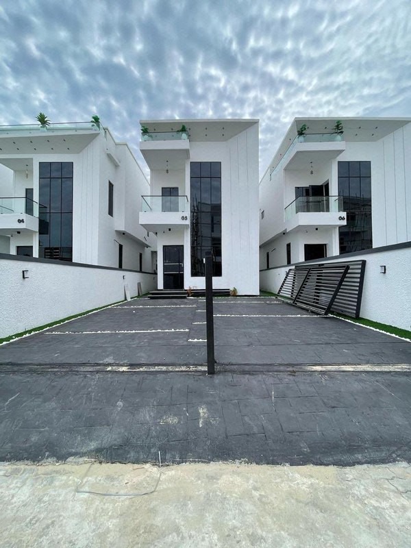 5 BED DETACHED DUPLEX WITH S/POOL & BQ photo 12