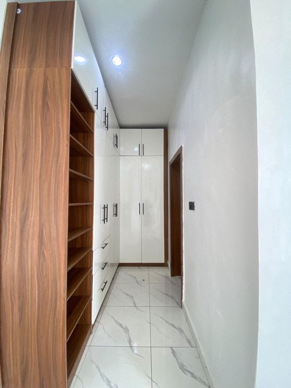 4 BEDROOM FULLY DETACHED DUPLEX LEKKI LAGOS photo 10