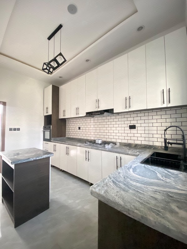 4 Bedroom Fully Detached Duplex WITH BQ AND  DRIVE WAY photo 5