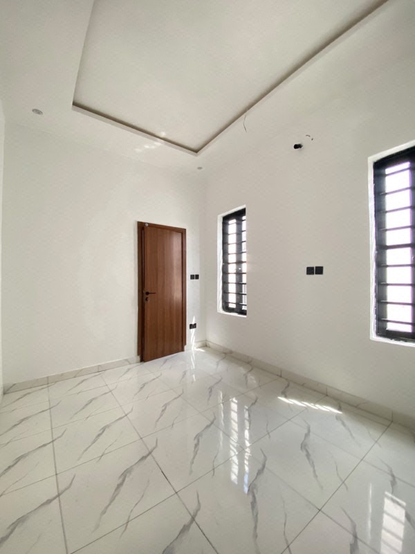 4 Bedroom Fully Detached Duplex WITH BQ AND  DRIVE WAY photo 9
