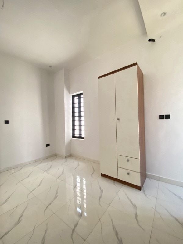 4 Bedroom Fully Detached Duplex WITH BQ AND  DRIVE WAY photo 12
