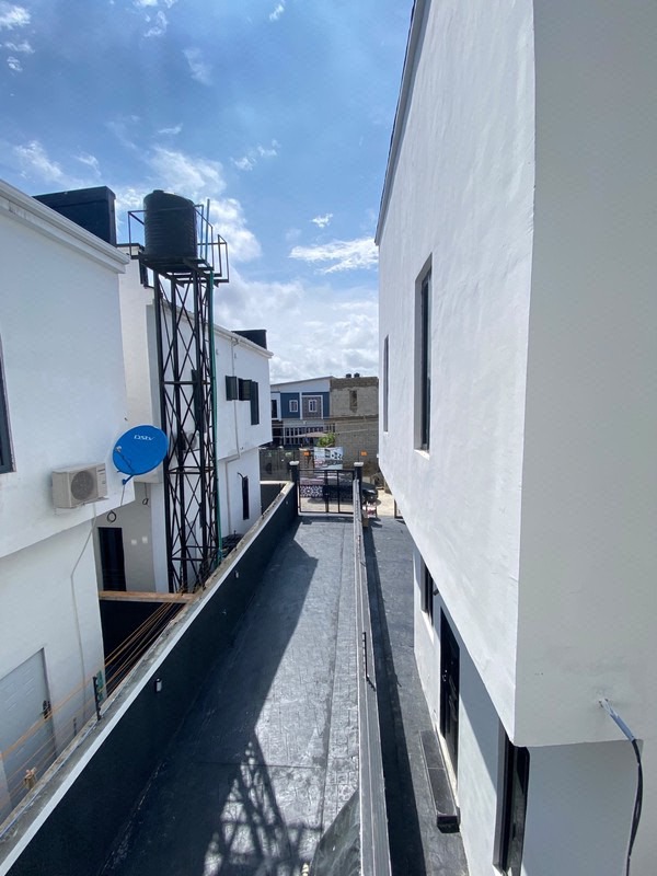 4 Bedroom Fully Detached Duplex WITH BQ AND  DRIVE WAY photo 14
