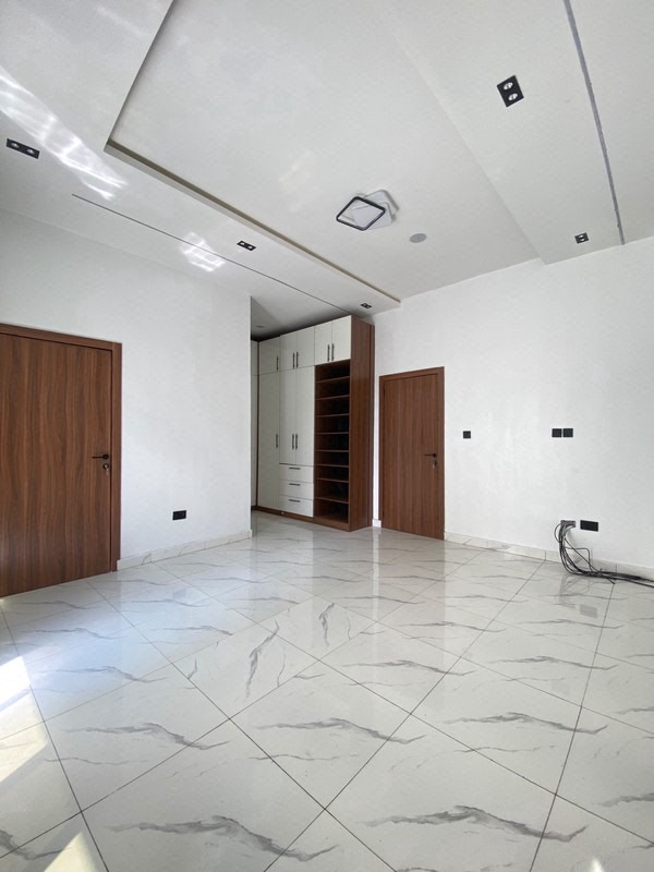 4 Bedroom Fully Detached Duplex WITH BQ AND  DRIVE WAY photo 3