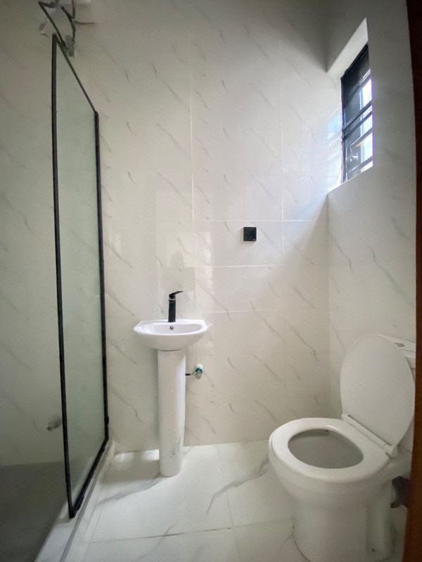 4 Bedroom Fully Detached Duplex WITH BQ AND  DRIVE WAY photo 17