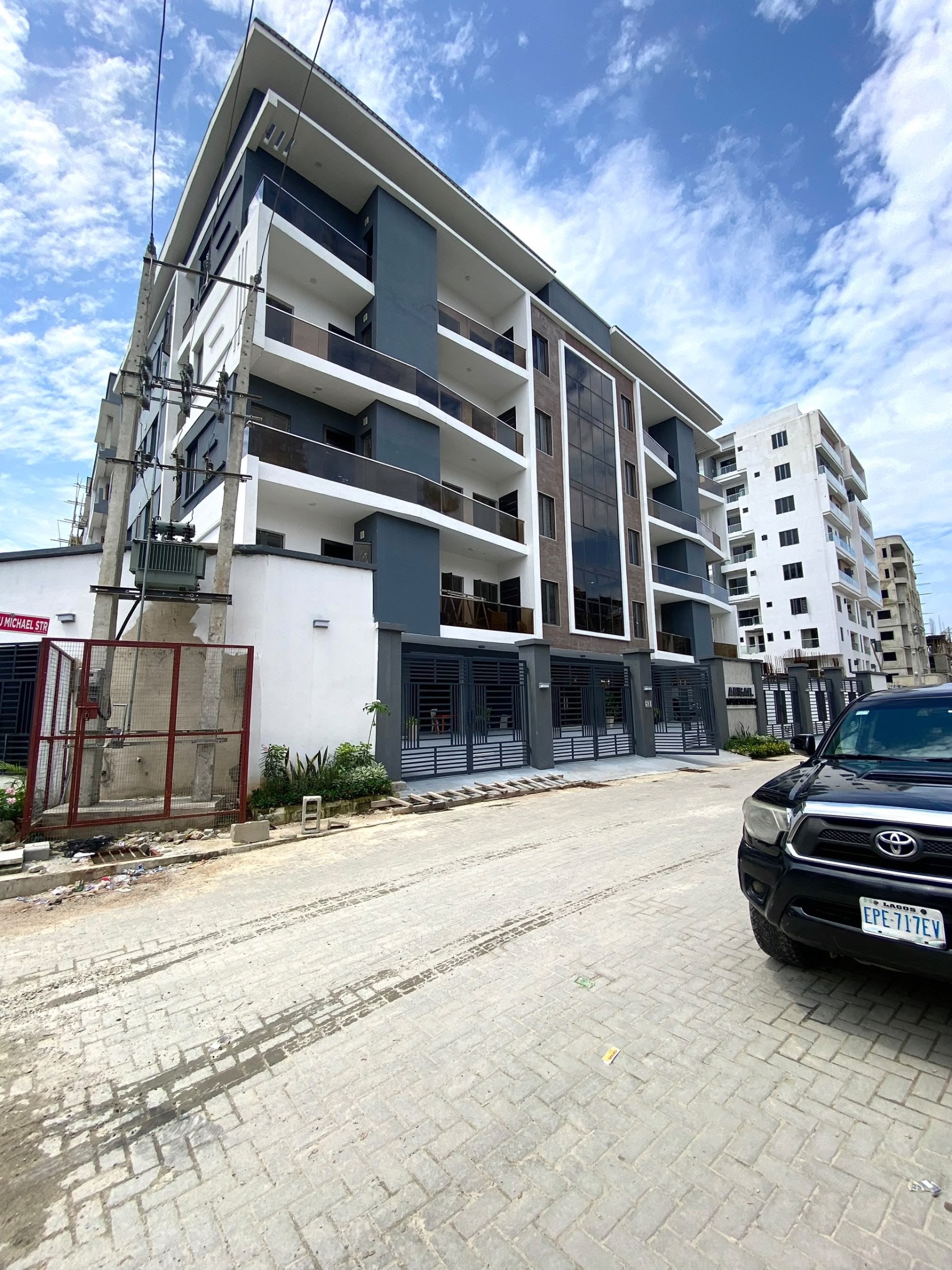 4 BEDROOM APARTMENT WITH ELEVETOR LEKKI LAGOS photo 8