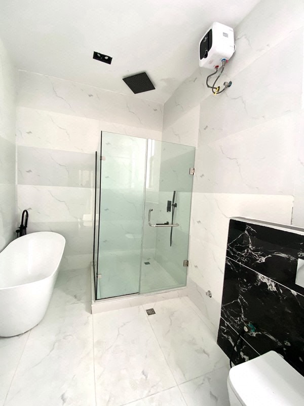 5 BEDROOM FULLY DETCHED DUPLEX WITH BQ photo 8