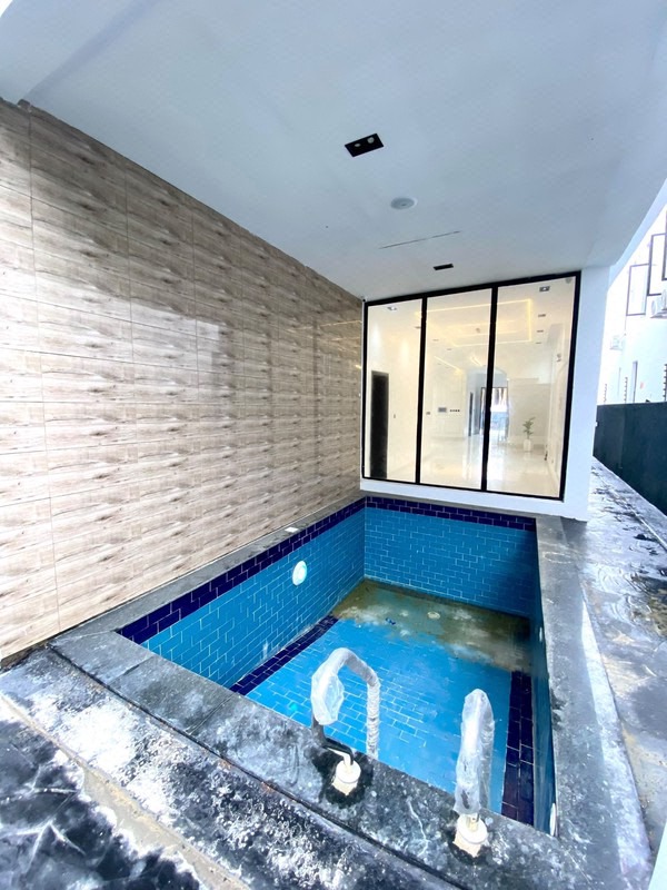 5 BEDROOM FULLY DETCHED DUPLEX WITH BQ photo 10