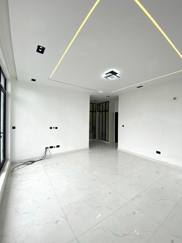 5 BEDROOM FULLY DETCHED DUPLEX WITH BQ photo 2