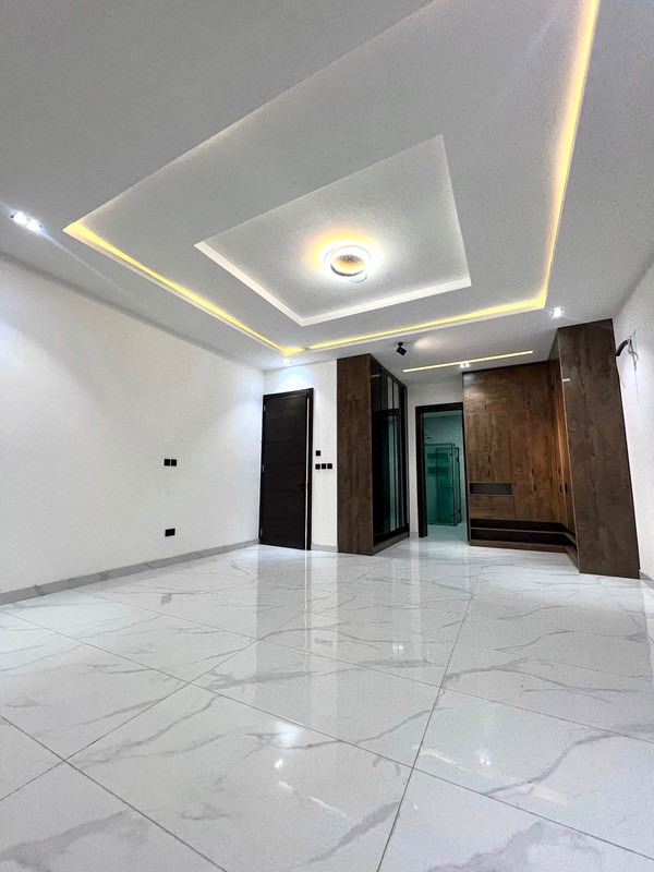 4 BEDROOM DETACHED DUPLEX WITH BQ photo 8